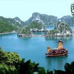 Explorando la Bahía de Halong en Moto: Una Aventura por Vietnam